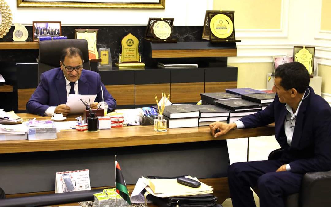 معالي الوزير الدكتور “عمران القيب” يلتقي بمكتبه بديوان الوزارة صباح اليوم بالسيد أ.د “محمد سليمان عبد الحفيظ” رئيس الجامعة الأسمرية الإسلامي2/اعسطس/2023