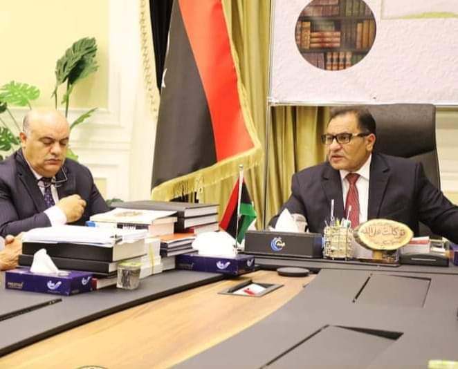 التقى معالي الوزير ظهر اليوم بمكتبه بديوان الوزارة بالسيد رئيس الأكاديمية الليبية 22/اغسطس/2023