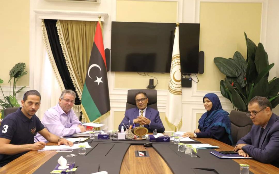 معالي الوزير يجتمع برئيس لجنة منظومة تسجيل رسائل الماجستير والدكتوراه 23/اغسطس/2023