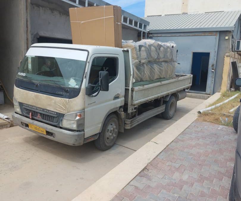 ادارة المشروعات بوزارة التعليم العالي والبحث العلمي تسلم بعض التجهيزات لجامعة بني وليد