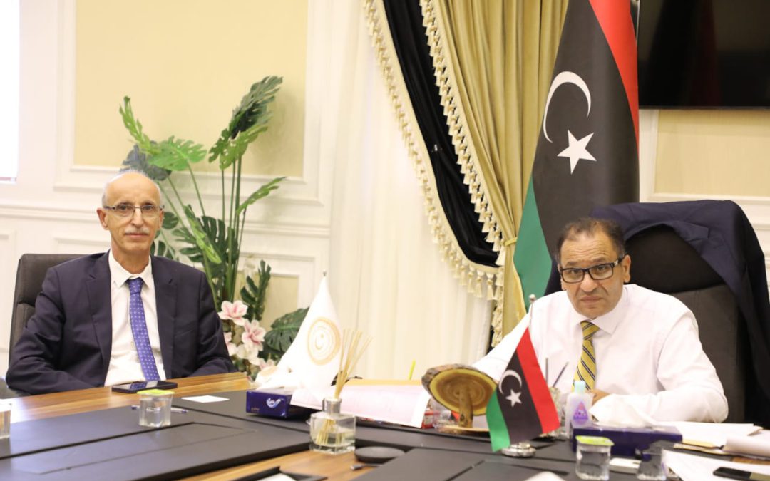 التقى معالي الوزير الدكتور “عمران القيب” بمكتبه بديوان الوزارة ظهر اليوم بالسيد رئيس جامعة طرابلس الدكتور “خالد عون”