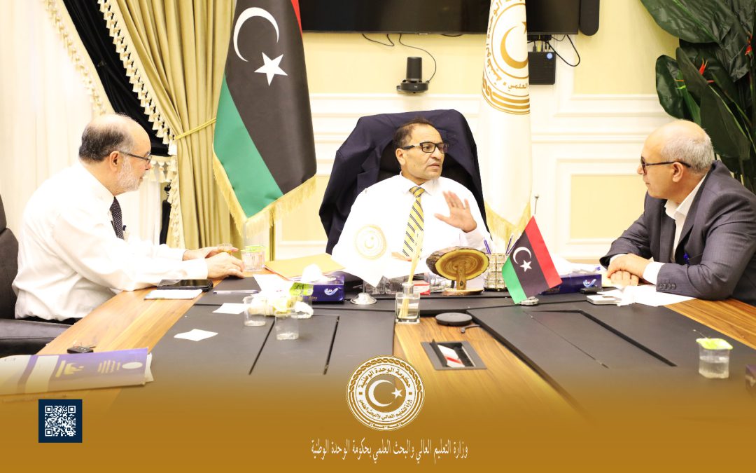 معالي الوزير يلتقي رئيس الأقسام الجراحية بكلية الطب البشري بجامعة طرابلس