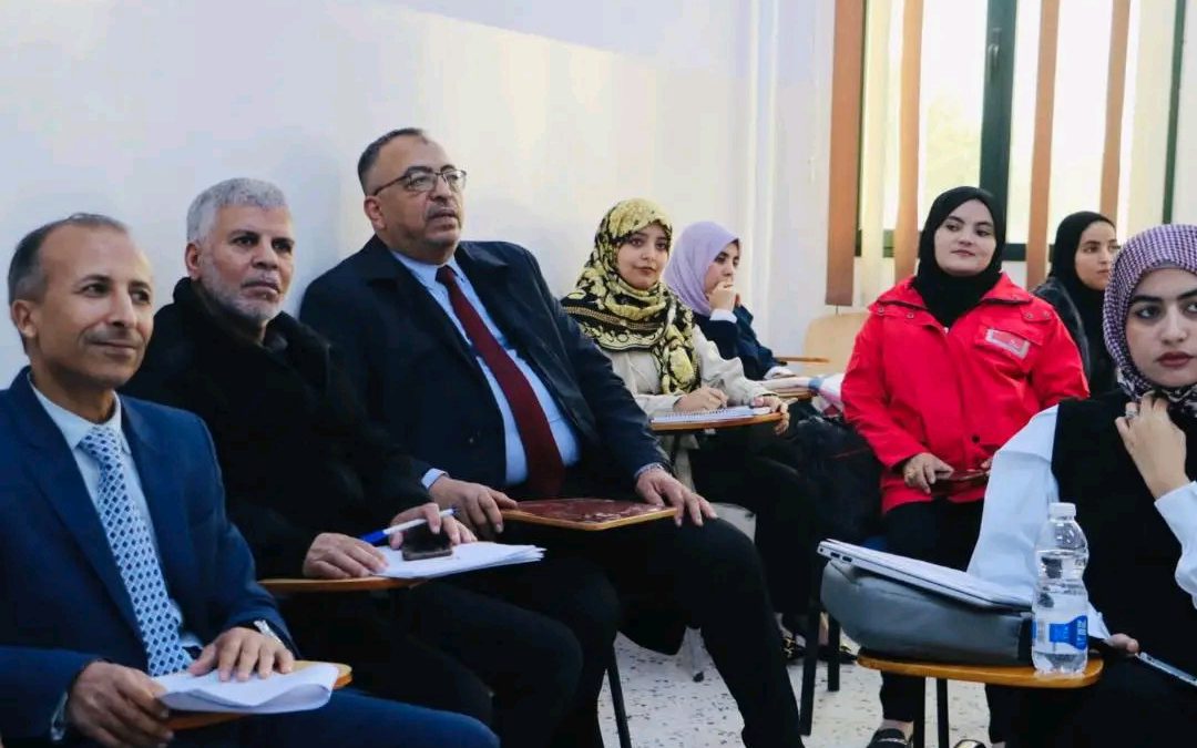 “الاكاديمية الليبية”ندوة علمية للمناقشة مقترحات بحوث الماجستير لطلبة قسمي اللغة الانجليزية و الترجمة بمدرسة اللغات  