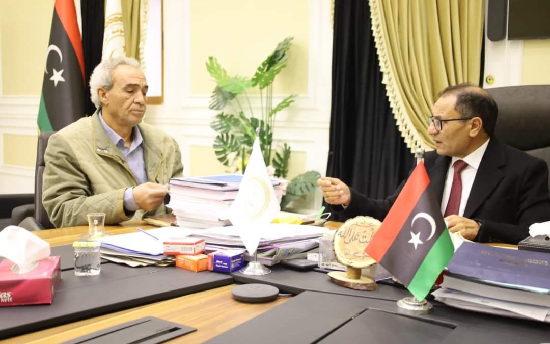 التقى معالي الوزير بمكتبه بديوان الوزارة بالعاصمة طرابلس بالسيد مدير إدارة الدراسات العليا بالوزارة