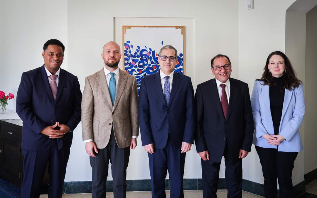 القائم بالأعمال برنت: “اجتماع جيد اليوم في تونس مع وزير الدولة للاتصال والشؤون السياسية اللافي و وزير التعليم العالي والبحث العلمي الدكتور القيب