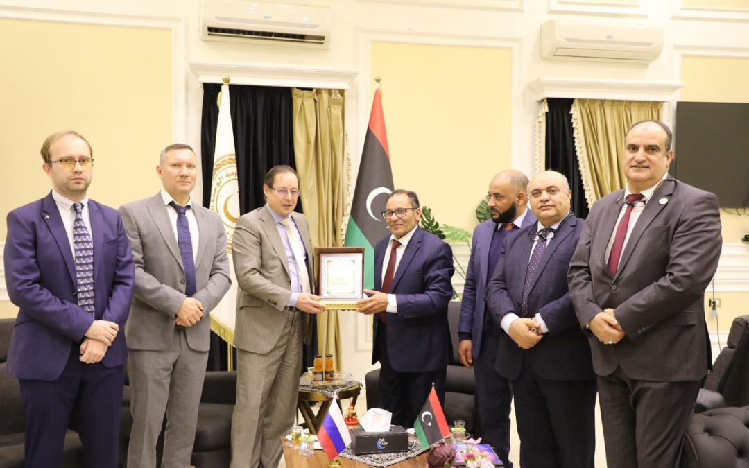 التقى معالي وزير التعليم العالي والبحث العلمي الدكتور عمران القيب بمكتبه بديوان الوزارة بالعاصمة طرابلس بالسيد أيدار أغانين سفير دولة روسيا بليبيا وتقدم الجانب الروسي بمشروع اتفاقية للتعاون الثقافي والعلمي بين البلدين