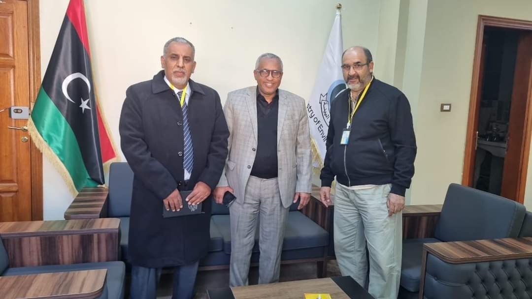 “تعزيز التعاون بين وزارة التعليم العالي والبحث العلمي ووزارة البيئة لتعزيز تنافسية الجامعات الليبية على الساحة الدولية”