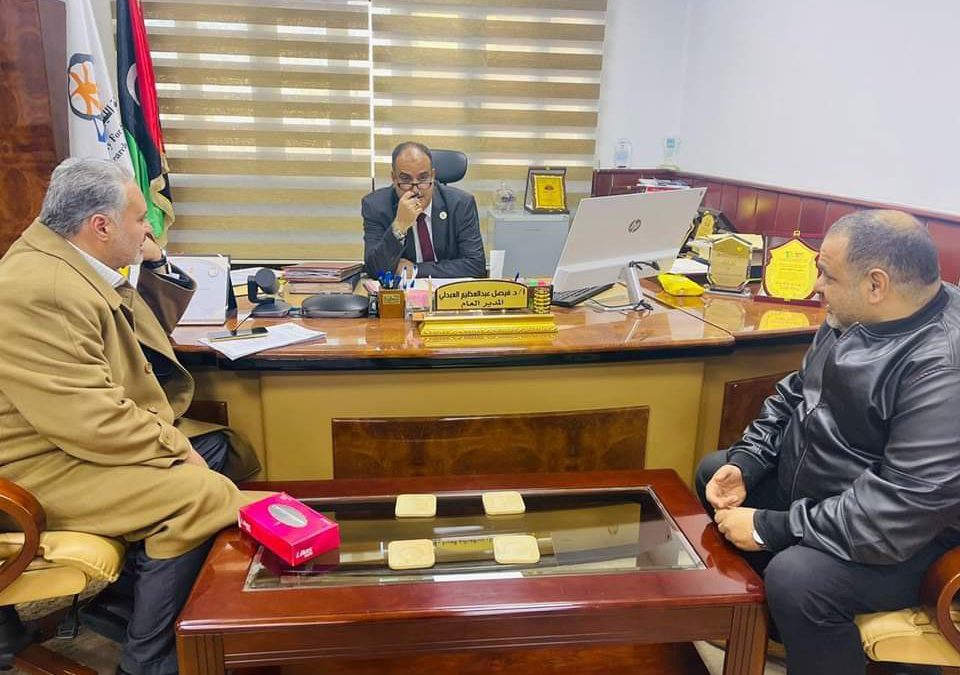 التقى مدير عام الهيئة الليبية للبحث العلمي أ.د. فيصل عبد العظيم العبدلي كلاً من:   _ السيد د. صلاح بحرون، مدير المركز الليبي للبحوث الطبية.   _ السيد د. أسامة كشادة، مدير البرنامج الوطني للتميز في العلوم والتكنولوجيا/ الهيئة اليبية للبحت العلمي