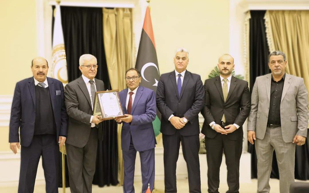 أستقبل السيد معالي وزير التعليم العالي والبحث العلمي الأستاذ الدكتور عمران محمد القيب بمكتبه بديوان الوزارة، وفد المجلس العربي للتدريب والإبداع الطلابي