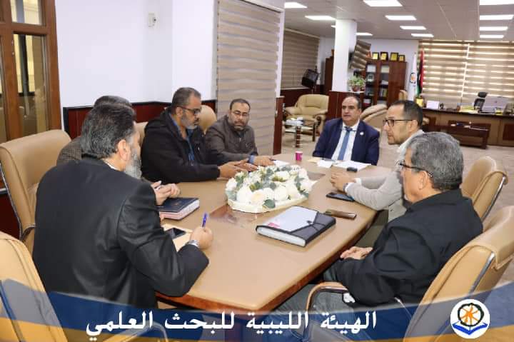 اجتمع السيد مدير عام الهيئة أ. د. فيصل عبدالعظيم العبدلي _بمكتبه _ صباح اليوم الأحد (الموافق 11/2/2024) مع لجنة معالجة أوضاع النازحين والمهجّرين من المنطقة الشرقية