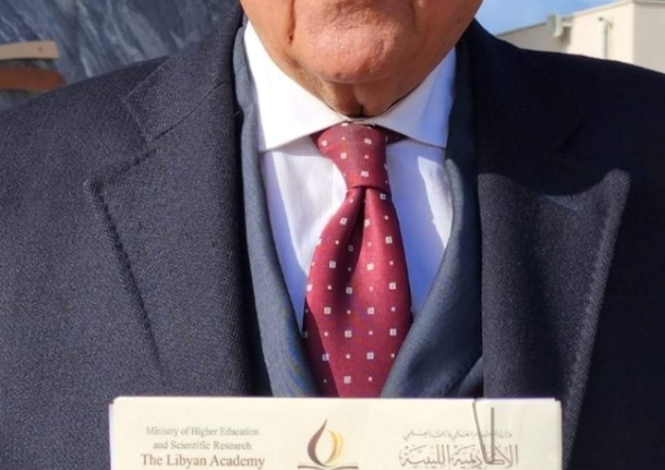 قصة نجاح     قد لا يعي البعض الأهمية العلمية والاجتماعية والاقتصادية والنفسية في المشروع الوطني للايفاد بالداخل الذي اطلقه معالي الوزير الدكتور عمران القيب فور استلامه لمهامه في حكومة الوحدة الوطنية وزيرا للتعليم