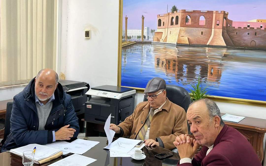 اللجنة العلمية لبرنامج الدكتوراة المشتركة بكليات العلوم بالمنطقة الغربية تستعرض تقارير لجانها التخصصية