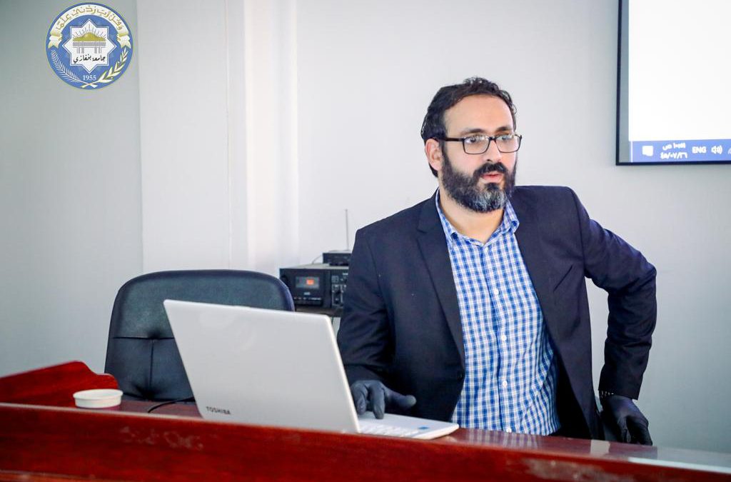 نظمت المؤسسة الليبية للصحافة الاستقصائية، بالتعاون مع الهيئة العامة لرصد المحتوى الإعلامي ومركز الإعلامي بجامعة بنغازي وفريق التيم وورك، ورشة عمل مهمة تحت عنوان “مبدأ تطبيق المعلومات ومكافحة التظليل الإعلامي