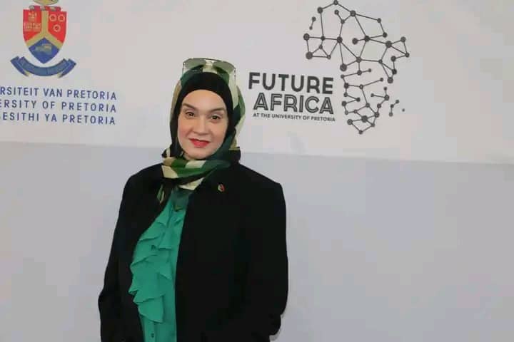 “جامعة بنغازي” الدكتورة هدى عبدالله المقـــــيرحي متحدث رئيس في ريادة الأعمال الشباب بجنوب أفريقيا