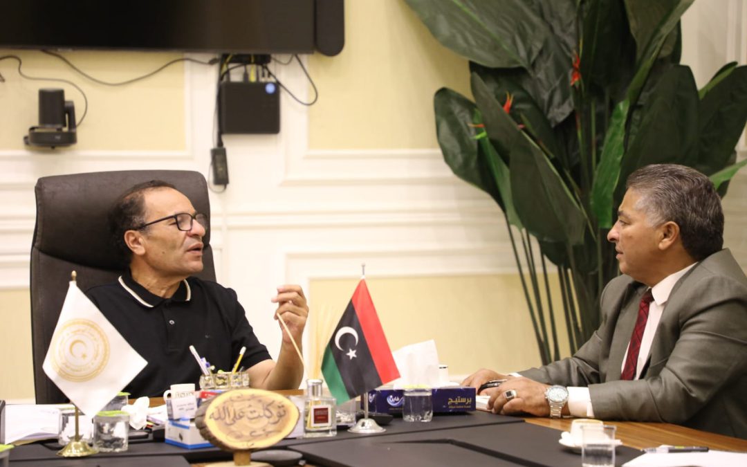 التقى معالي الوزير الدكتور “عمران القيب” صباح اليوم الإثنين الموافق 2024/8/5م بمكتبه في ديوان الوزارة السيد رئيس جامعة صبراتة الدكتور “سالم الهريشي”، تناول اللقاء سير العملية التعليمية بالجامعة، والاستعداد لانطلاق العام الجامعي القادم وفق الخطة المعتمدة من الوزارة.