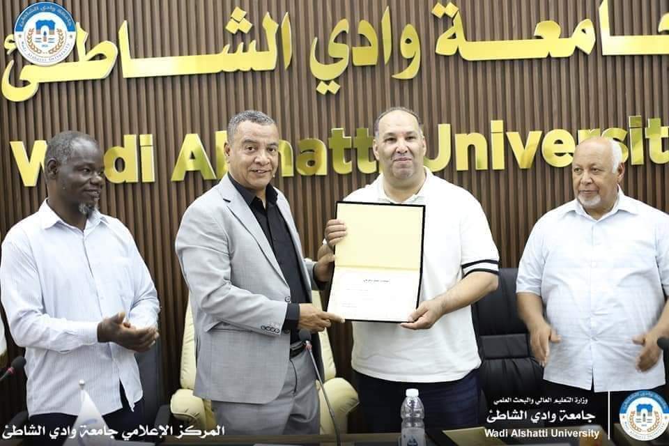 #متابعات جامعة وادي الشاطئ”     شارك مكتب دعم وتمكين المرأة بالجامعة في استقبال وفد جمعية افريقيا لرعاية الأيتام في لفتة كريمة من جامعة وادي الشاطئ حيث كان في مقدمة استقبالهم السيد د.خالد الغناي رئيس الجامعة المكلف وعدد من مدراء المكاتب والإدارات وعمداء الكليات بالجامعة. 