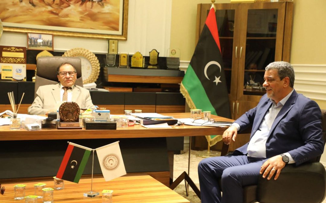 التقى معالي الوزير الدكتور “عمران القيب” بمكتبه بديوان الوزارة السيد كاتب عام جامعة ليبيا المفتوحة