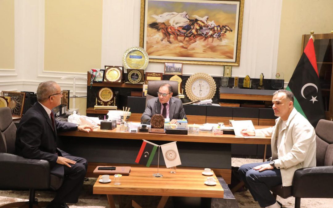 التقى معالي وزير التَّعليم العالي والبحث العلمي، الدُّكتور عمران القيب، صباح اليوم الاثنين ، بمكتبه بديوان الوزارة في العاصمة طرابلس، السيد رئيس الاكاديمية الليبية فرع غريان.