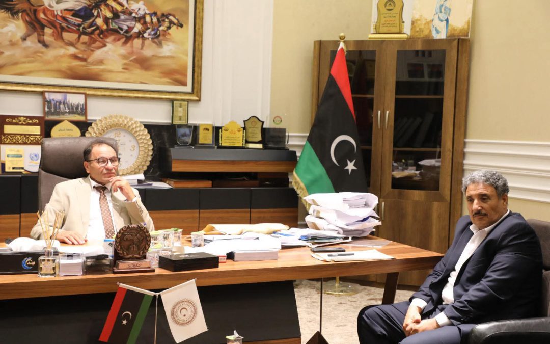 التقى معالي وزير التعليم العالي والبحث العلمي، الدكتور عمران القيب، صباح اليوم الثلاثاء الموافق 14 أكتوبر، بمكتبه بديوان الوزارة في العاصمة طرابلس، رئيس جامعة الزنتان