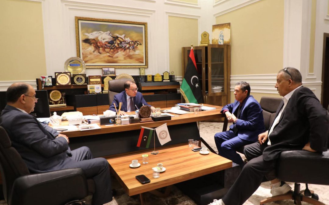 التقى معالي وزير التعليم العالي والبحث العلمي، الدكتور عمران القيب، اليوم الأربعاء الموافق 22 أكتوبر، بمكتبه بديوان الوزارة في العاصمة طرابلس، لجنة الكليات الطبية