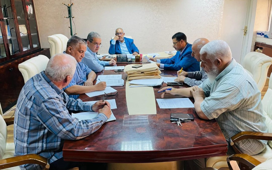 عقد في اليومين الماضيين اجتماع اللجنة العليا للدراسات العليا بجامعة غريان بمكتب وكيل الشؤون العلمية بالجامعة