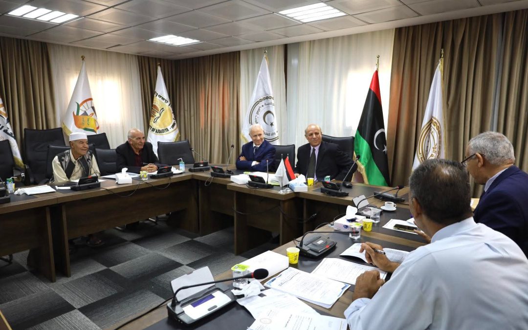 عقدت اللجنة الاستشارية بوزارة التعليم العالي والبحث العلمي، اليوم الثلاثاء الموافق 18 نوفمبر 2025م، اجتماعها الثامن بقاعة الاجتماعات بديوان الوزارة، وذلك بحضور رئيس وأعضاء اللجنة