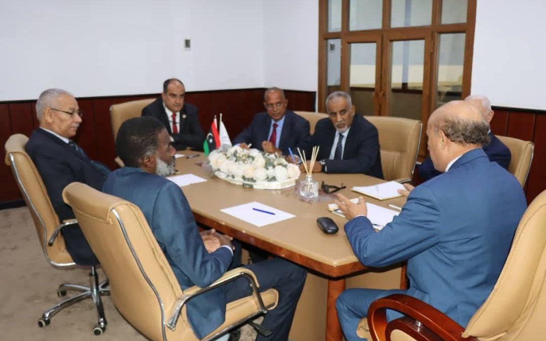 عقدت اللجنة المُشكّلة بمقتضى كتاب معالي وزير التعليم العالي والبحث العلمي الصادر بتاريخ 2025/10/28م اجتماعها الأول، في مقر الهيئة الليبية للبحث العلمي