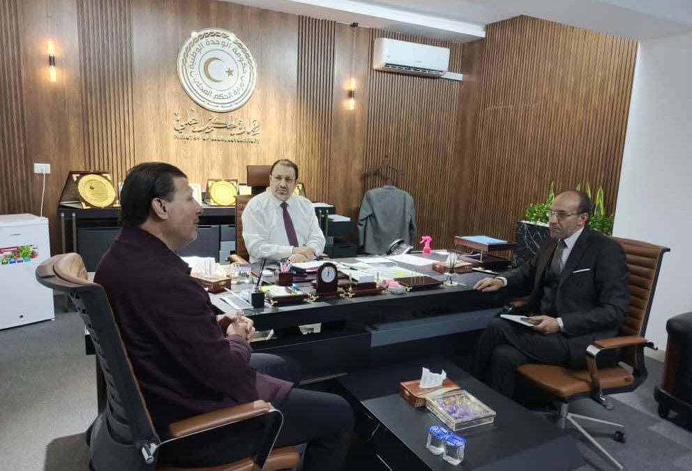 في إطار وعي جامعة غريان وإدارتها بأهمية خدمة المجتمع ودورها في العمل مع السلطة المحلية