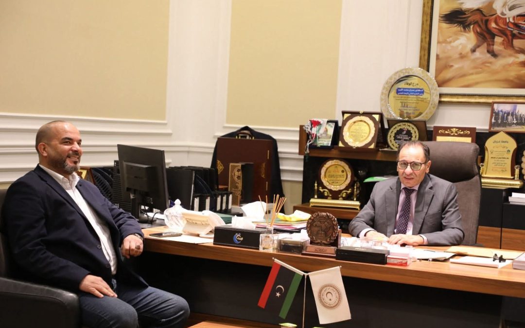 التقى معالي الوزير الدكتور “عمران القيب” بمكتبه بديوان الوزارة ، السيد كاتب عام جامعة صبراتة