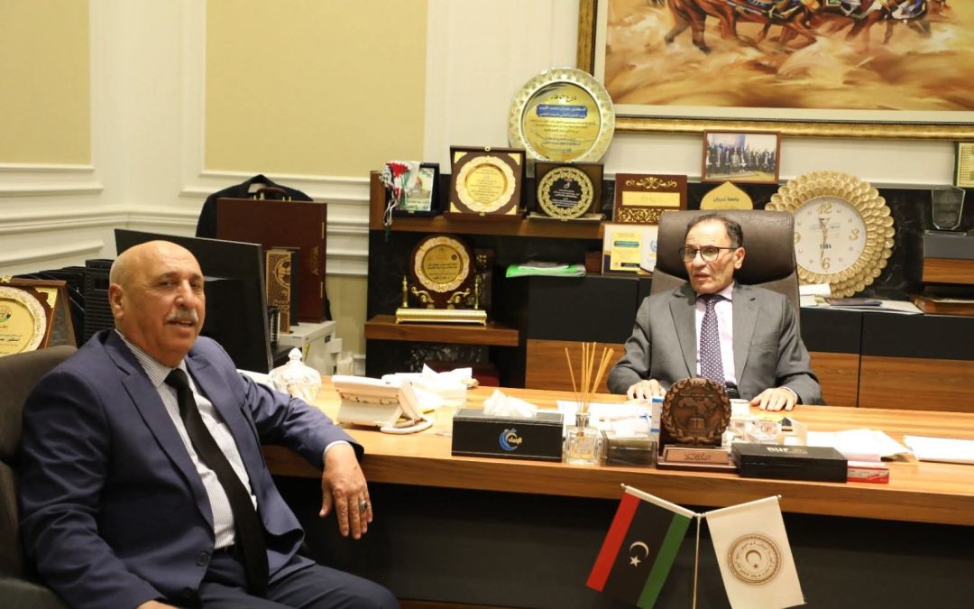 التقى معالي الوزير الدكتور عمران القيب بمكتبه بديوان الوزارة ظهر اليوم الأحد السيد مدير مدينة العلوم والتكنولوجيا