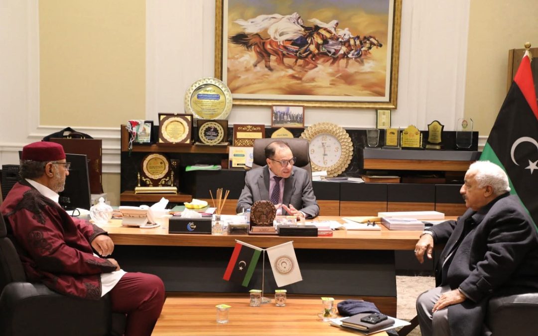 التقى معالي الوزير الدكتور عمران القيب بمكتبه بديوان الوزارة السيد رئيس جامعة غريان والسيد وكيل الشؤون العلمية بالجامعة