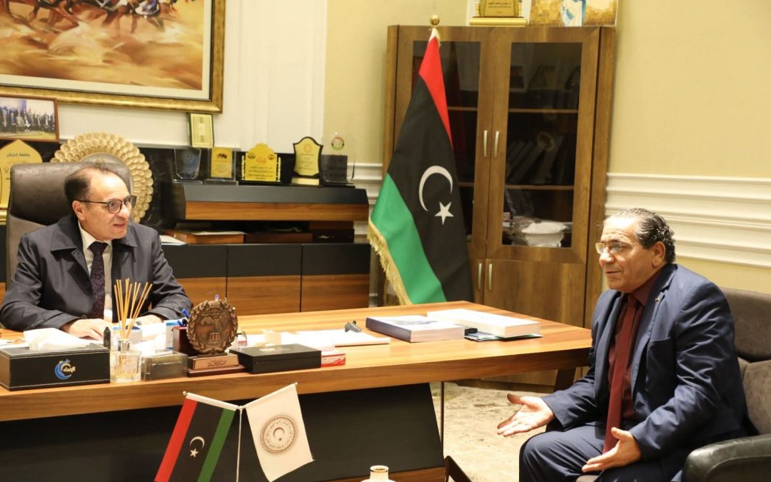 التقى معالي الوزير الدكتور عمران القيب بمكتبه بديوان الوزارة صباح اليوم الإثنين، السيد رئيس جامعة المرقب