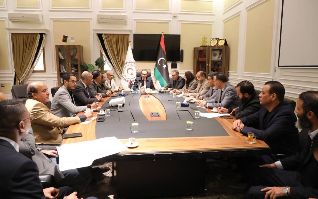 في إطار متابعة معالي الوزير الدكتور “عمران القيب” لسير العمل داخل الإدارات والمكاتب بالوزارة