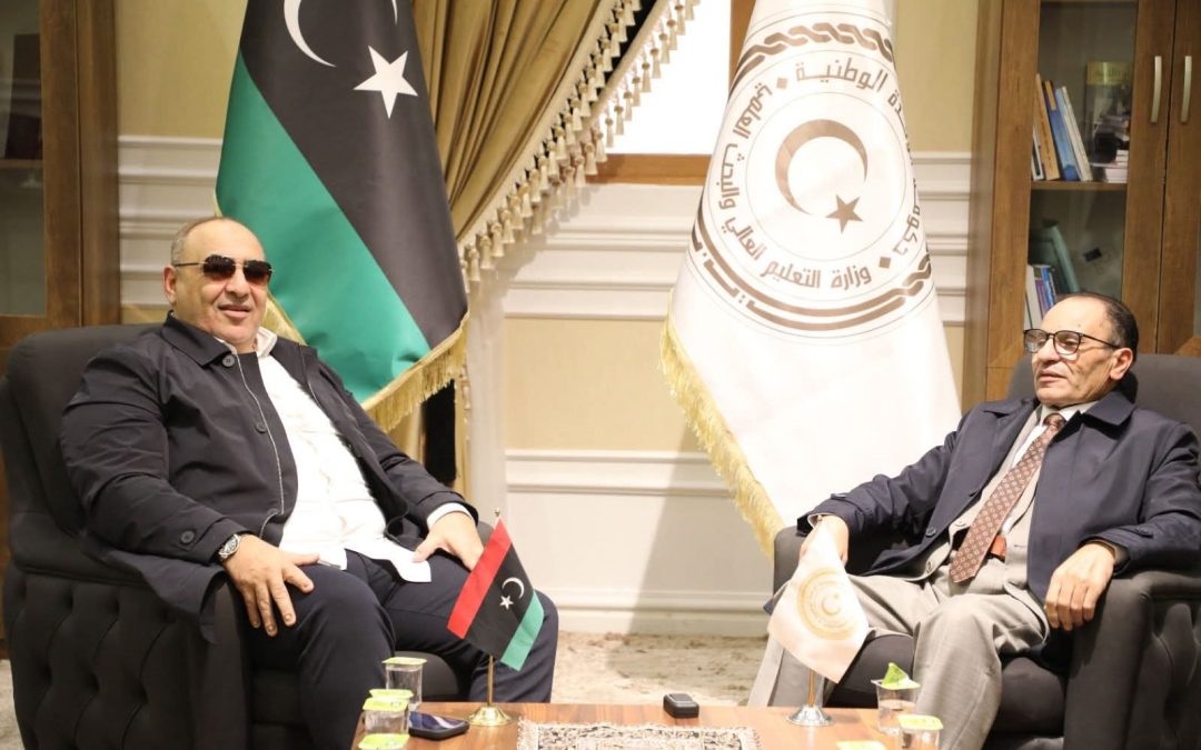 معالي الوزير الدكتور “عمران القيب” يلتقي بمكتبه بديوان الوزارة السيد اللواء “عثمان إبراهيم مليقطة” رئيس هيئة السلامة الوطنية