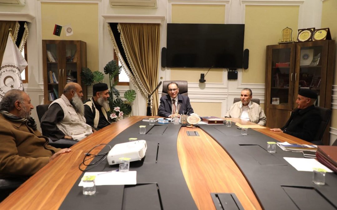 معالي الوزير الدكتور “عمران القيب” يلتقي بمكتبه بديوان الوزارة ،السيد وكيل الشؤون العلمية بجامعة غريان