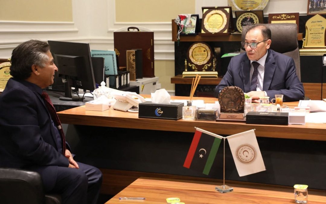 معالي الوزير يلتقي رئيس جامعة صبراتة ويطّلع على توصيات مؤتمر الذكاء الاصطناعي