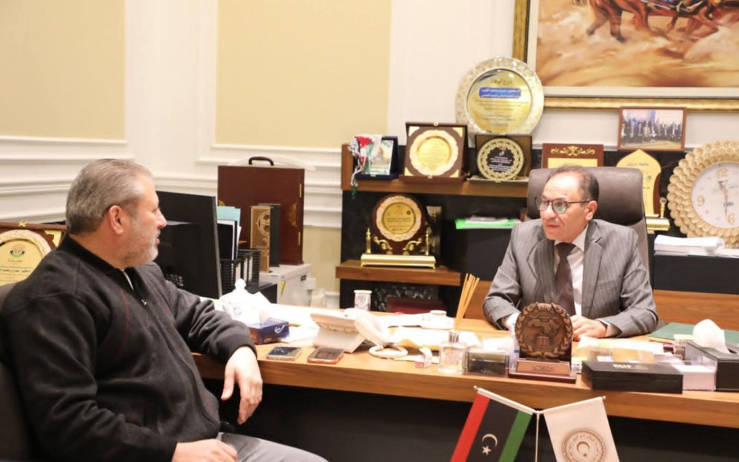 لقاء معالي الوزير الدكتور عمران القيب بالسيد كاتب عام جامعة الزاوية