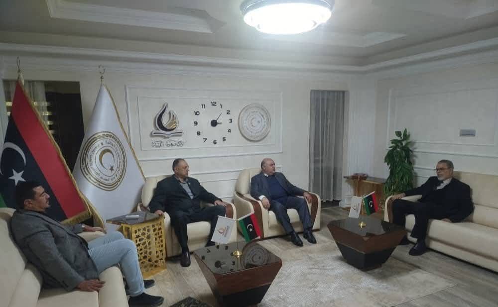 لقاء عمل مشترك للأكاديمية الليبية و الادارة العامة للمتابعة بالهيئة الليبية للمكافحة الفساد 