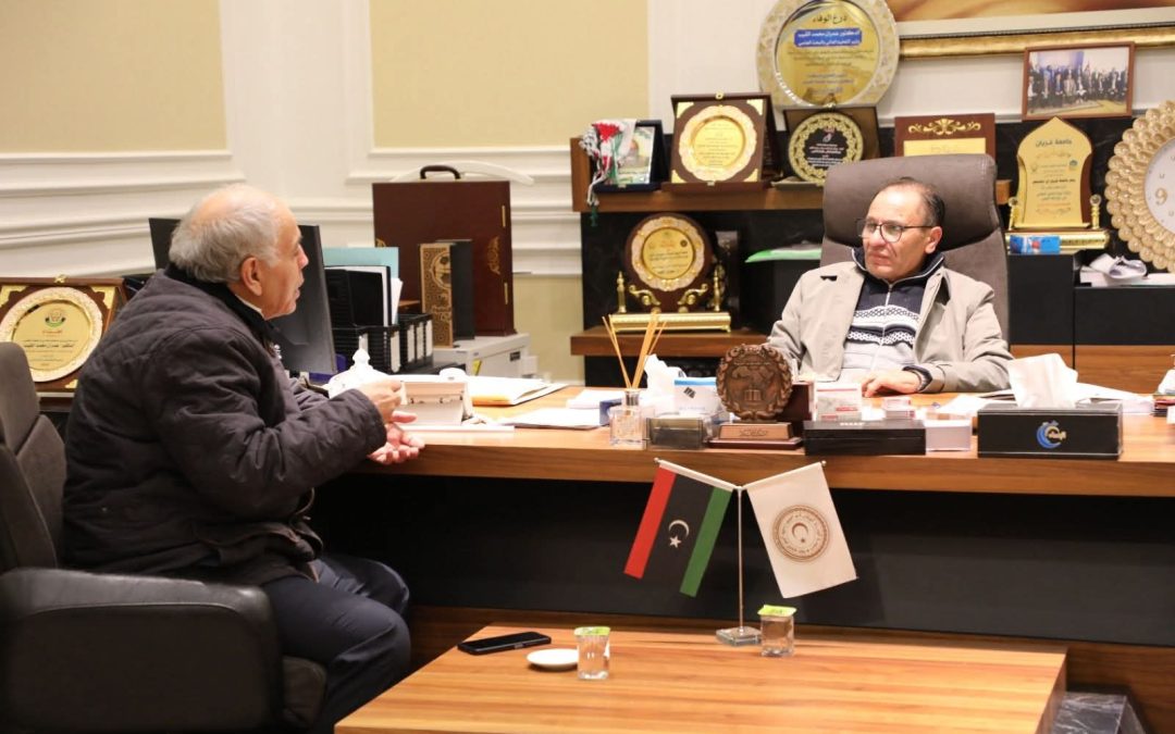 التقى معالي الوزير الدكتور “عمران القيب” بمكتبه بديوان الوزارة صباح اليوم الأحد السيد رئيس جامعة نالوت