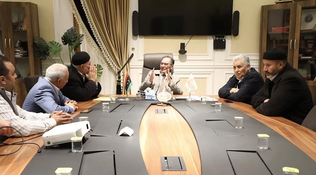 لقاء معالي الوزير الدكتور “عمران القيب”  بالسيد عميد بلدية قصر بن غشير