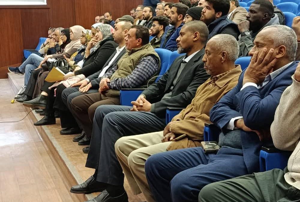 جامعة طرابلس تنظم ندوة علمية حول مخرجات كليات الصيدلة وسوق العمل