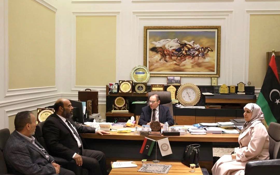 معالي وزير التعليم العالي يلتقي إدارة تعليم واندماج الفئات الخاصة