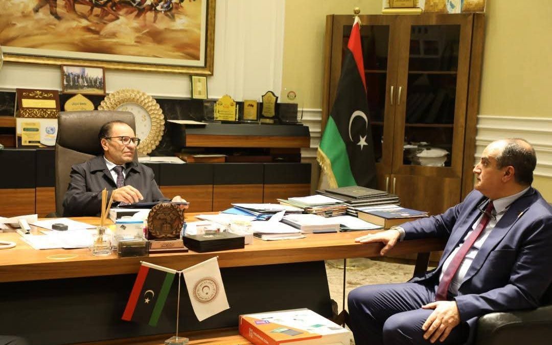 معالي الوزير يلتقي مدير عام” الهيئة الليبية للبحث العلمي”