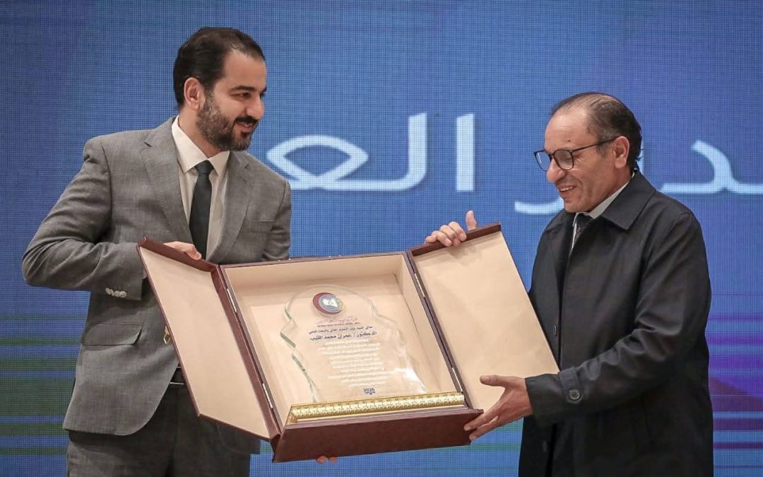 مركز مكافحة الأمراض يكرم معالي الوزير “الدكتور عمران القيب ”  