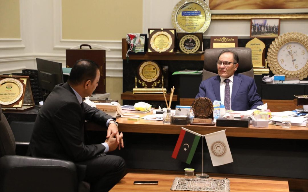 التقى معالي وزير “الدكتور عمران القيب”، بمدير إدارة التوعية والإرشاد الطلابي بالوزارة