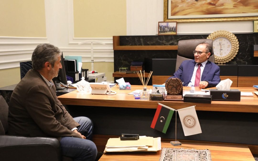 عقد معالي الوزير، اجتماعًا مع السيد رئيس اللجنة المركزية للدراسات العليا في طب وجراحة الفم والأسنان في ليبيا