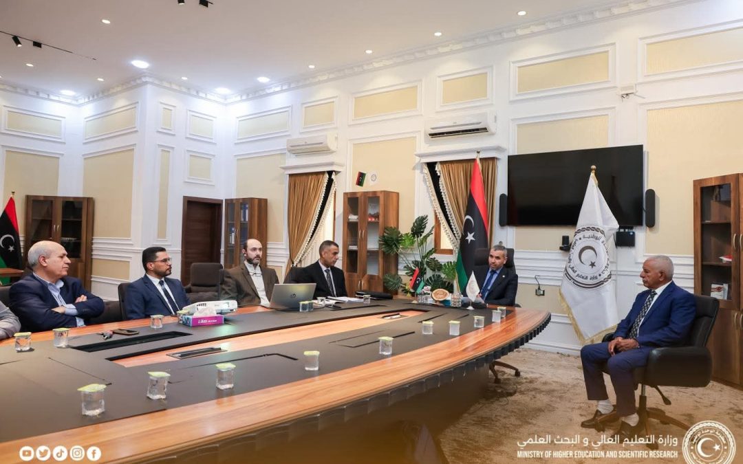 لقاء وزير التعليم العالي والبحث العلمي مع مجلس التخصصات الطبية