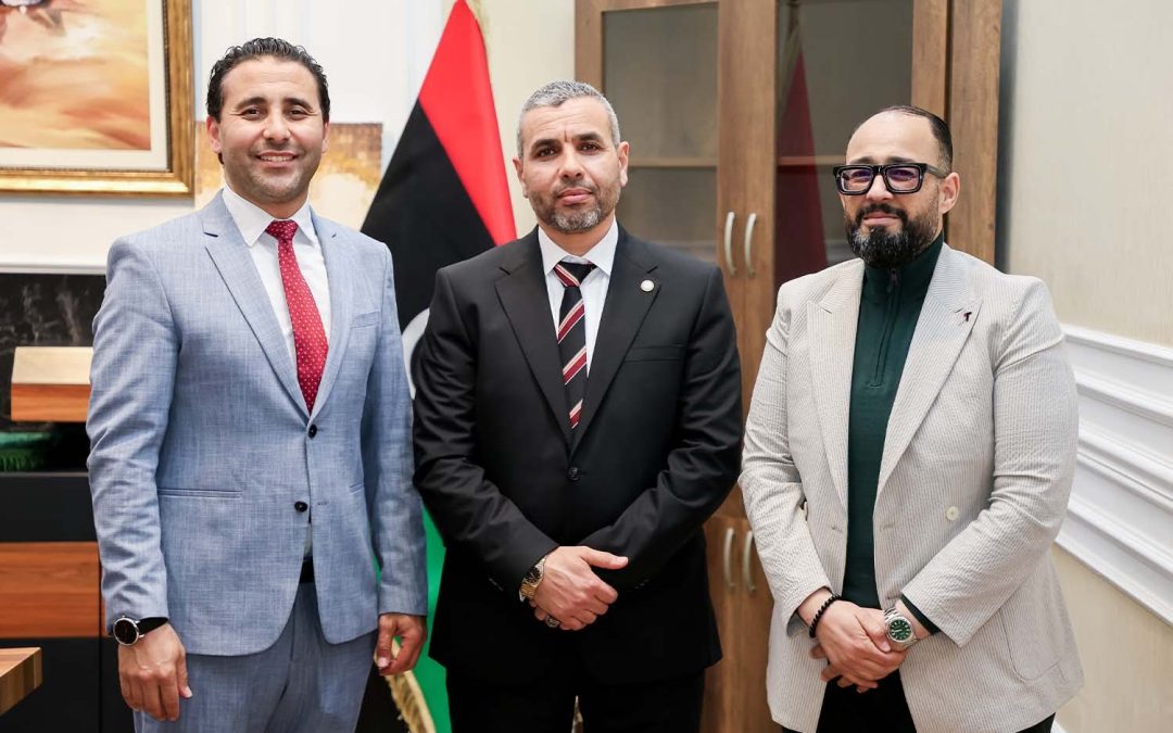 عقد اجتماع موسع ضم وزير التعليم العالي والبحث العلمي محمد الدبيب، ووزير الدولة لشؤون الاقتصاد الرقمي والذكاء الاصطناعي زياد الحجاجي، ورئيس الفريق التنفيذي لمبادرات الرئيس والمشروعات الاستراتيجية مصطفى المانع