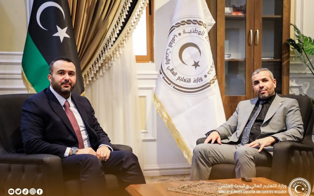 وزير التعليم العالي ووزير الصحة يبحثان تطوير التعليم الطبي وتأهيل الكوادر